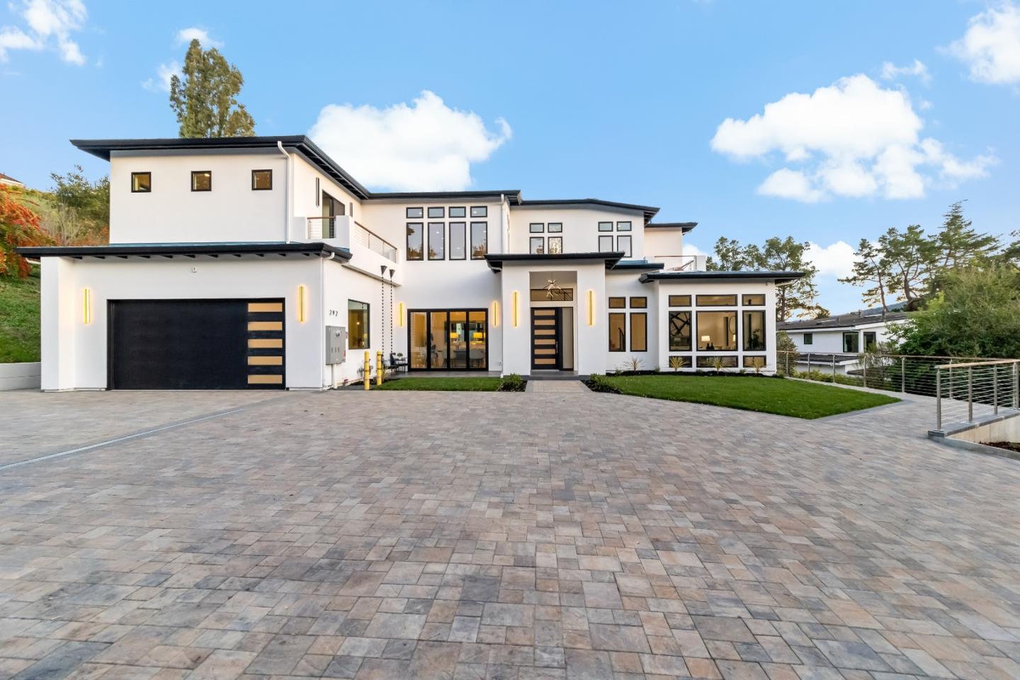 292 Quinnhill Road Los Altos, CA 94024 - Photo 1 of 24 Gallery Image 1