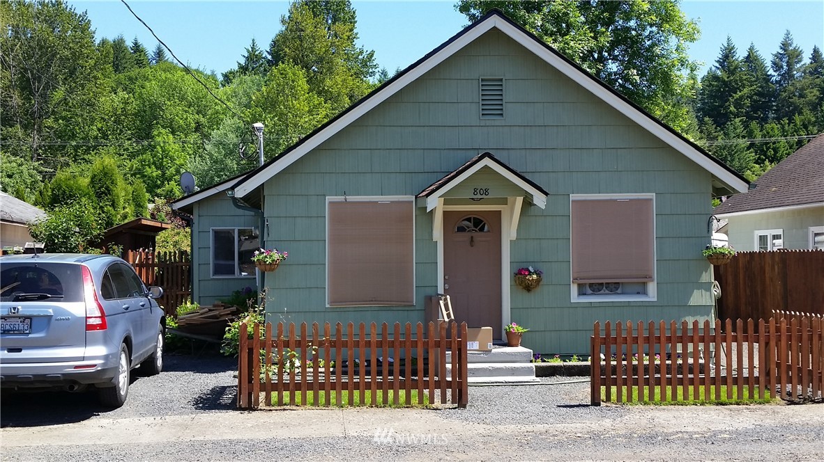 808 Southeast Front Street Winlock, WA 98596 - Photo 1 of 33 Gallery Image 1