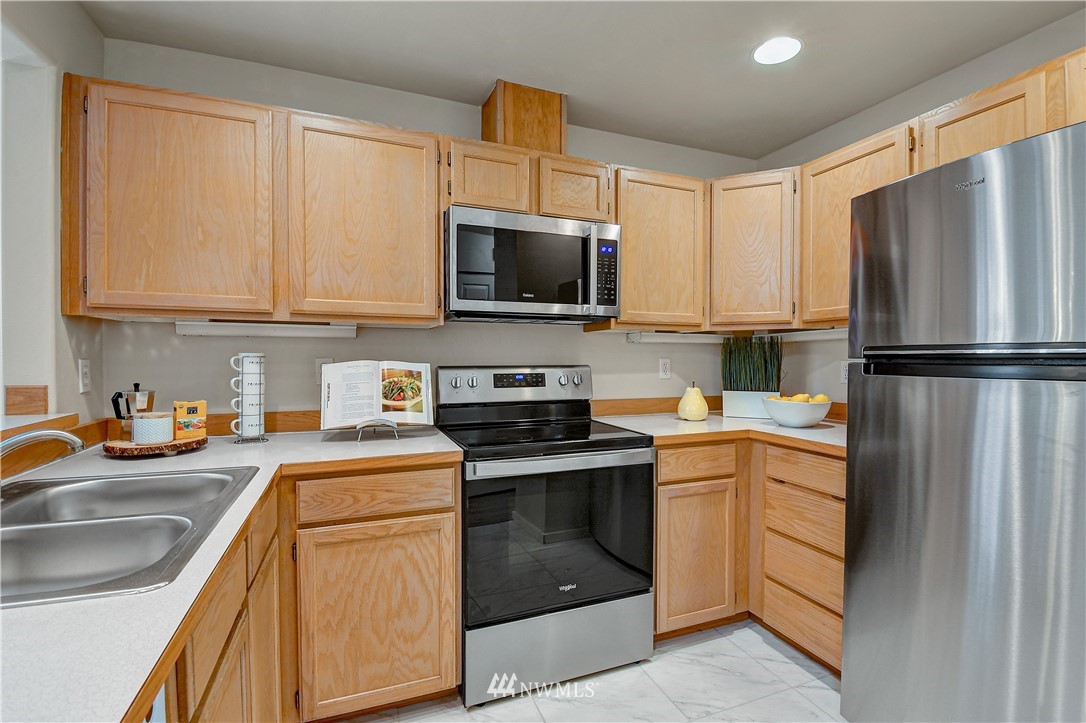 8515 244th Street Southwest, Unit A5 Edmonds, WA 98026 - Photo 10 of 19