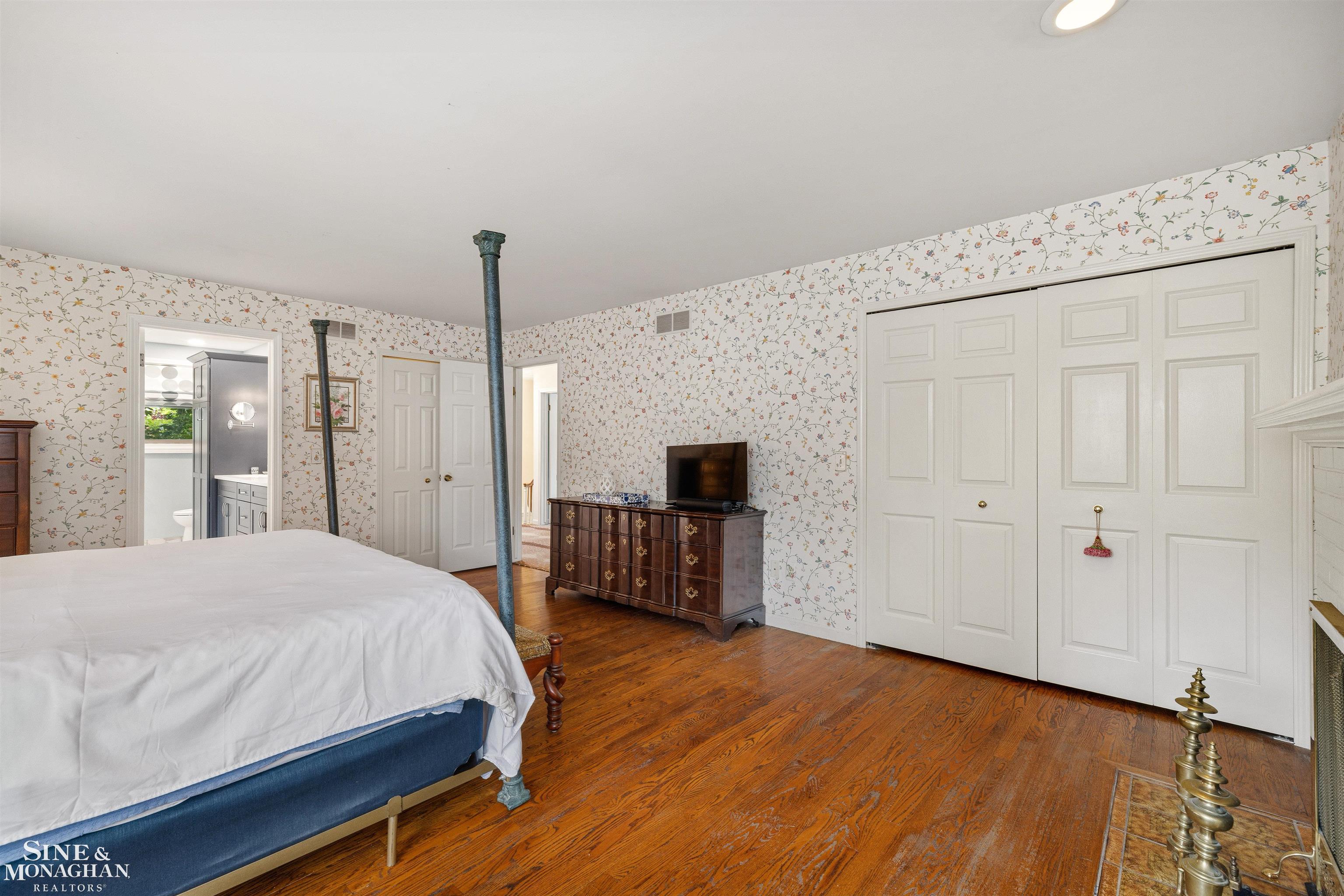 725 Fisher Road Grosse Pointe, MI 48230 - Photo 28 of 63 Hardwood floors