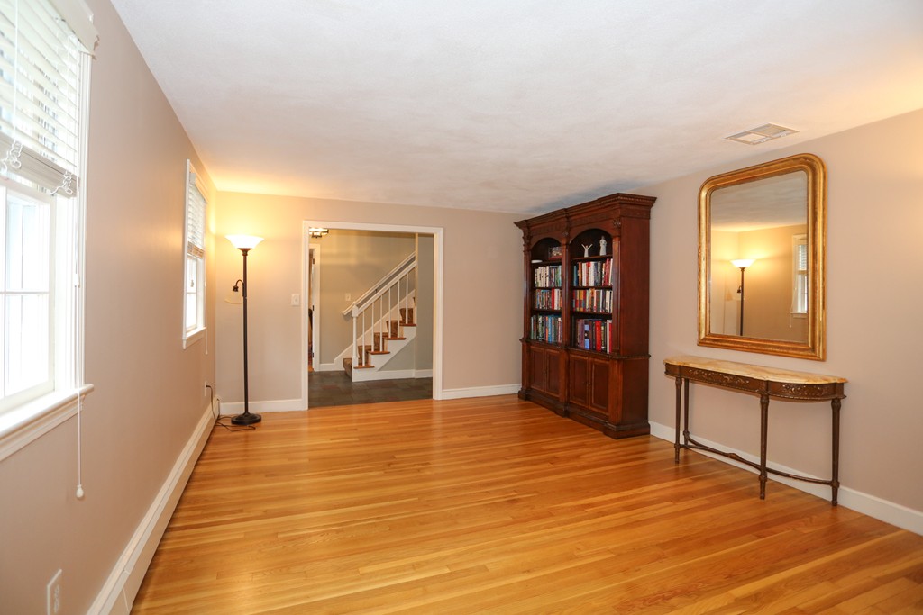 71 Cider Mill Road Sudbury, MA 01776 - Photo 4 of 29 Gallery Image 4