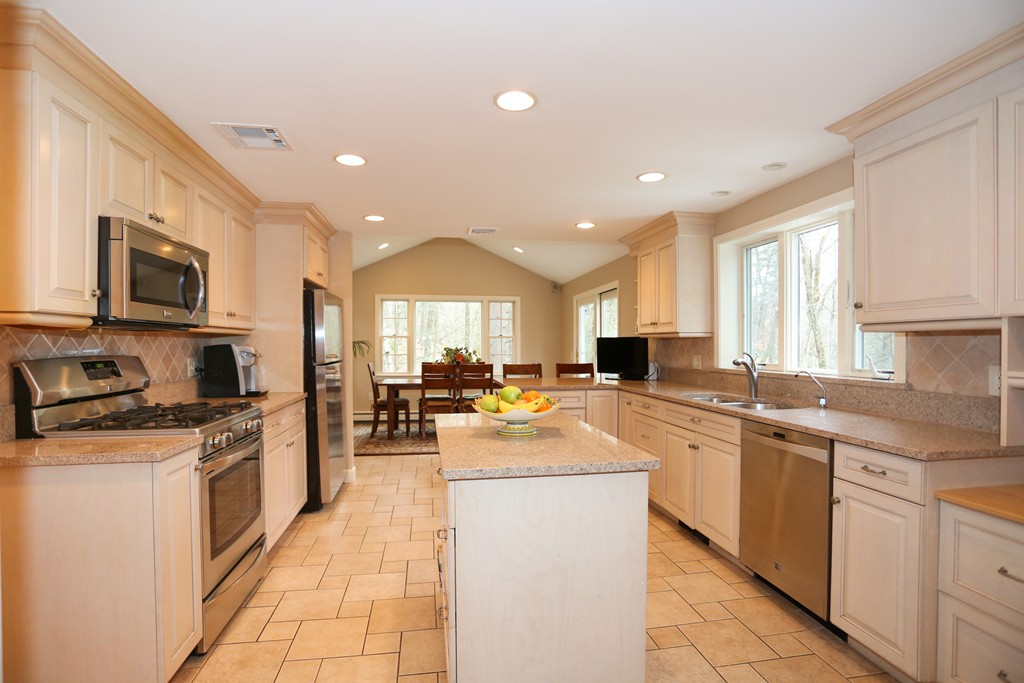 71 Cider Mill Road Sudbury, MA 01776 - Photo 10 of 29 Gallery Image 10
