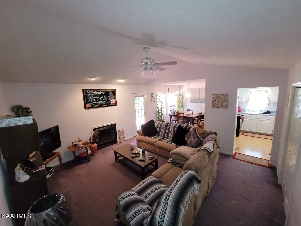 2145 Roseberry Road Mascot, TN 37806 - Photo 13 of 22 2145 Living Room