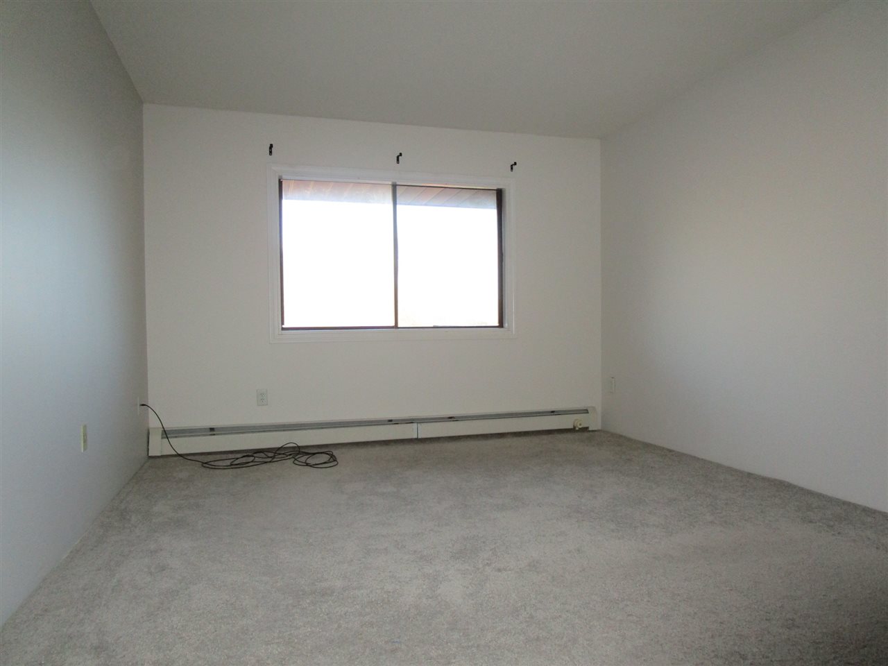 13 Strawberry Bank Road, Unit 19 Nashua, NH 03062 - Photo 12 of 22