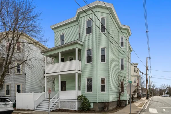 $699,900 | 99 Beech Street, Unit 3, Belmont, MA 02478