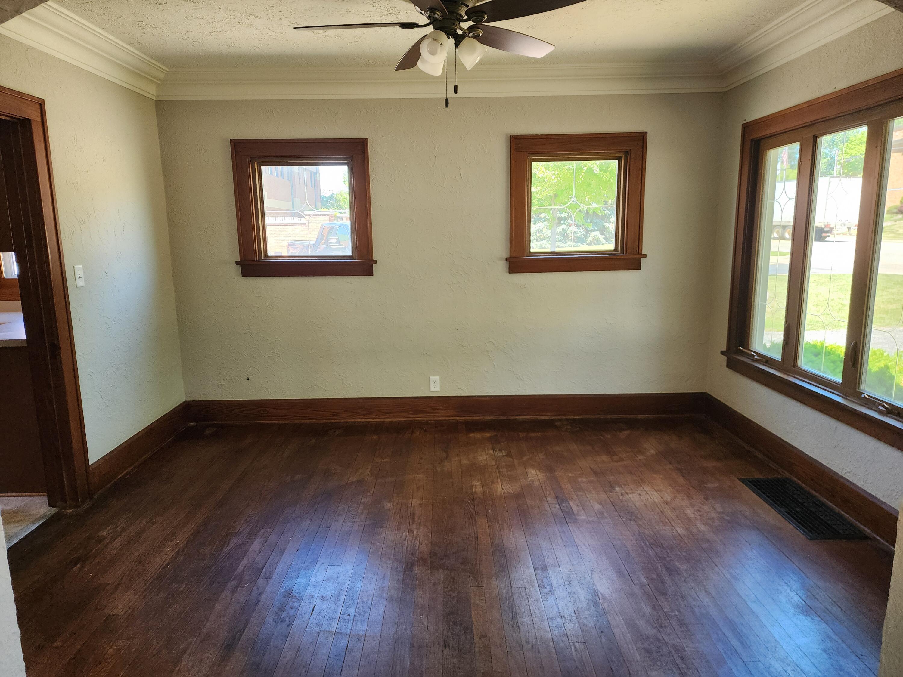 1604 Main Street Union Grove, WI 53182 - Photo 11 of 56 1000053687