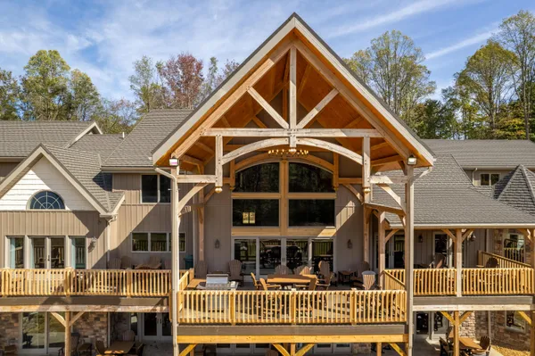 $5,000,000 | 16012 Highway 678, Rockbridge, OH 43149