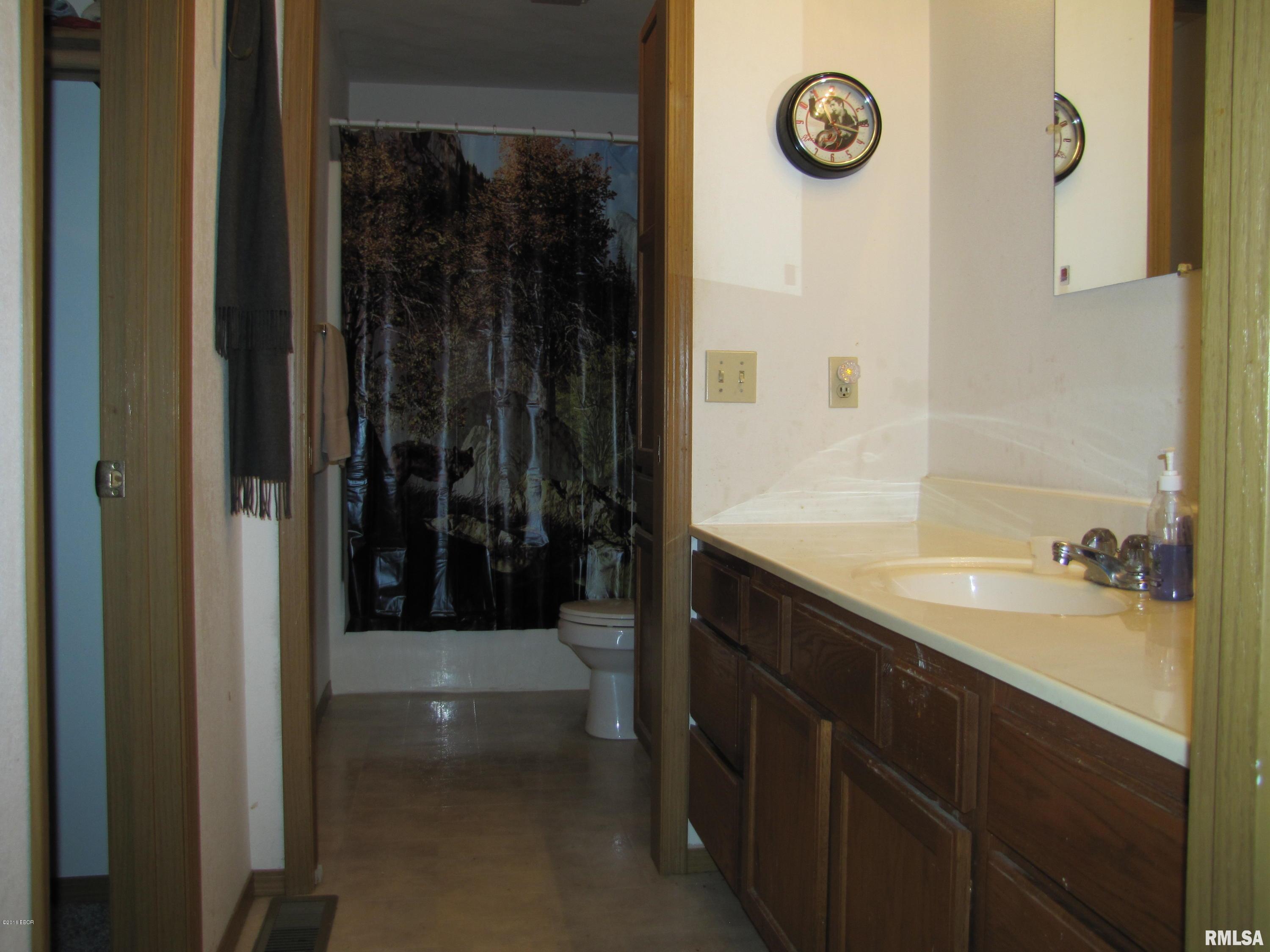 1803 Old Salem Road Kell, IL 62853 - Photo 16 of 50 Gallery Image 16