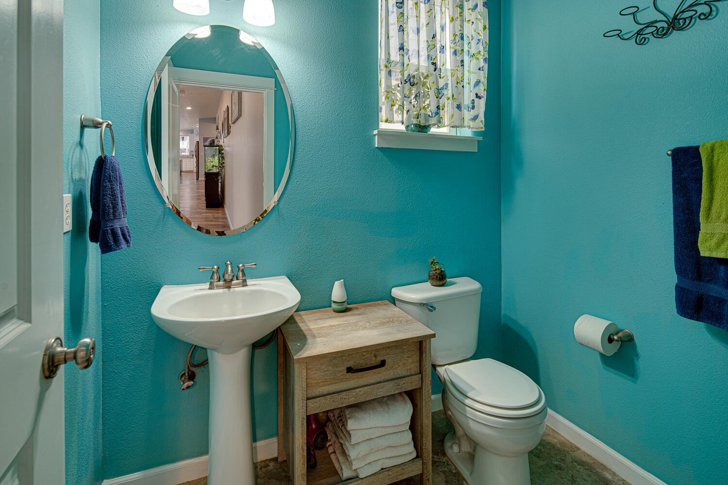 61522 Tall Tree Court Bend, OR 97702 - Photo 30 of 30 Main floor Bathroom #3