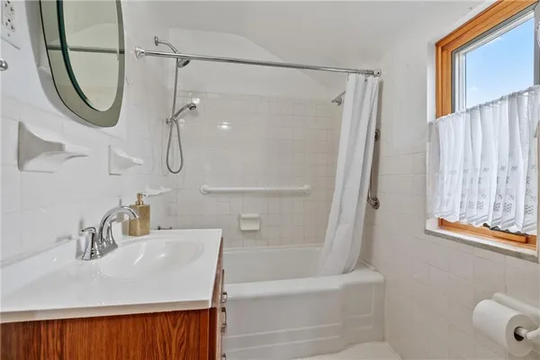 $1,500 | 802 Dunster Street, Pittsburgh, PA 15226