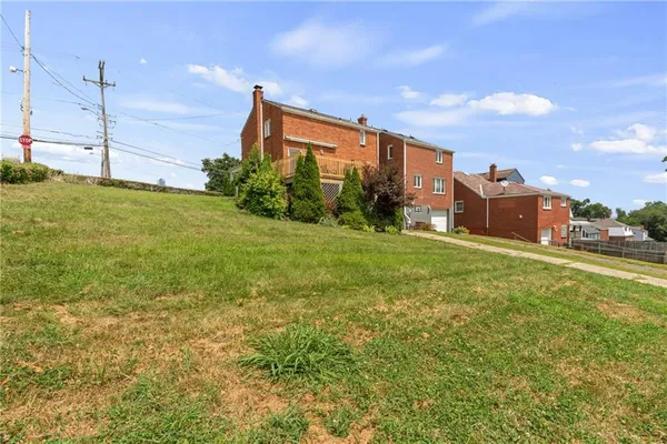 $1,500 | 802 Dunster Street, Pittsburgh, PA 15226