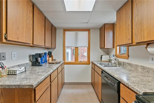 $1,500 | 802 Dunster Street, Pittsburgh, PA 15226