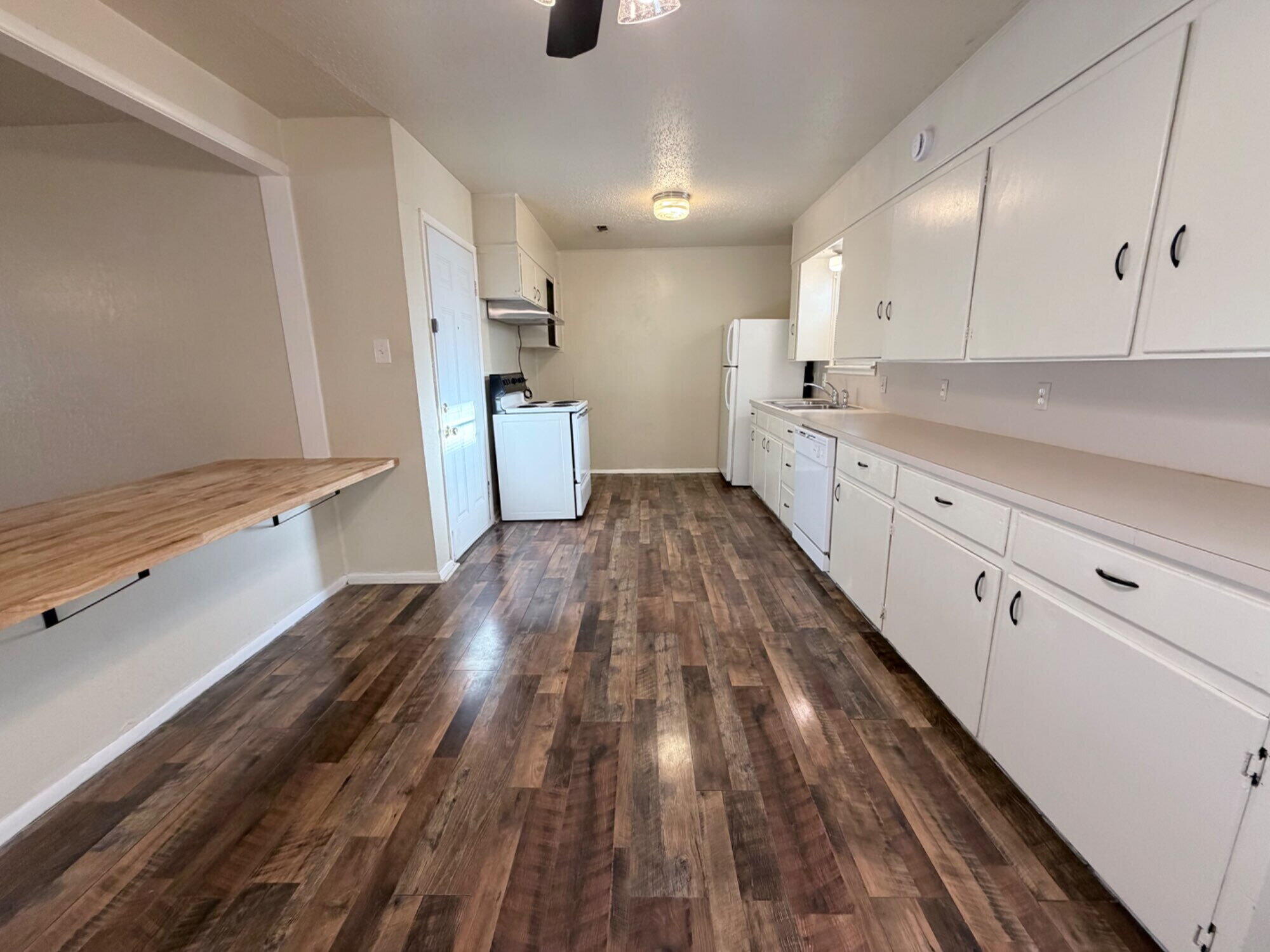 2113 South Loop 289, Unit B Lubbock, TX 79423 - Photo 6 of 11 IMG_6624