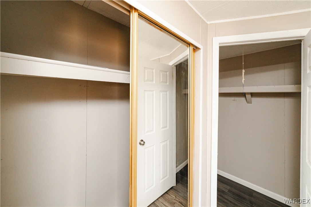 3467 Lochiel Road Golden Valley, AZ 86413 - Photo 27 of 45 Closet