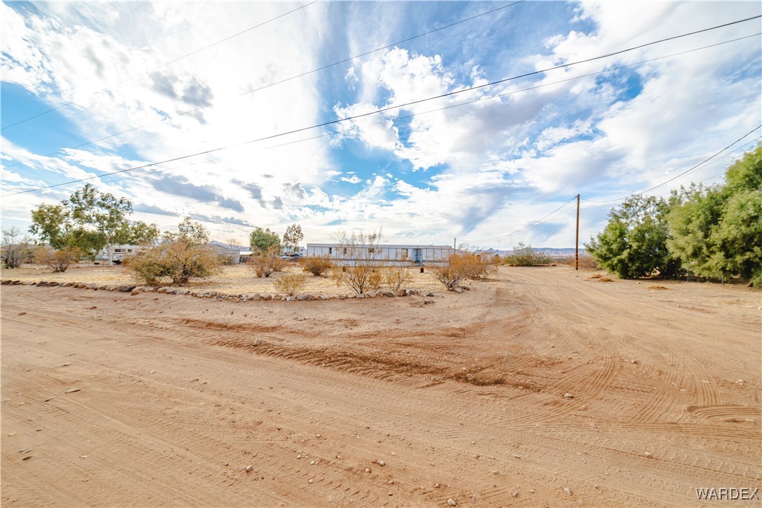 3467 Lochiel Road Golden Valley, AZ 86413 - Photo 35 of 45 Community