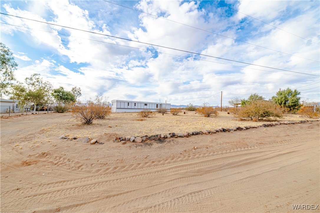 3467 Lochiel Road Golden Valley, AZ 86413 - Photo 37 of 45 Yard