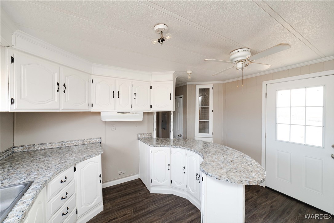3467 Lochiel Road Golden Valley, AZ 86413 - Photo 9 of 45 Kitchen