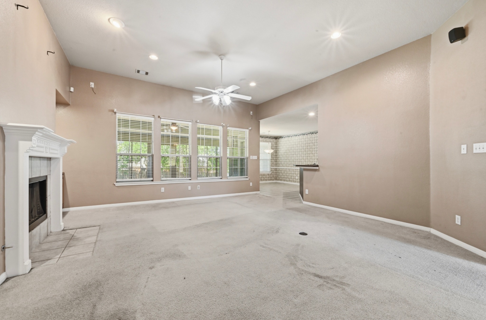 11500 Arbor Downs Road Austin, TX 78748 - Photo 12 of 40 Open to Breakfast Nook and Kitchen