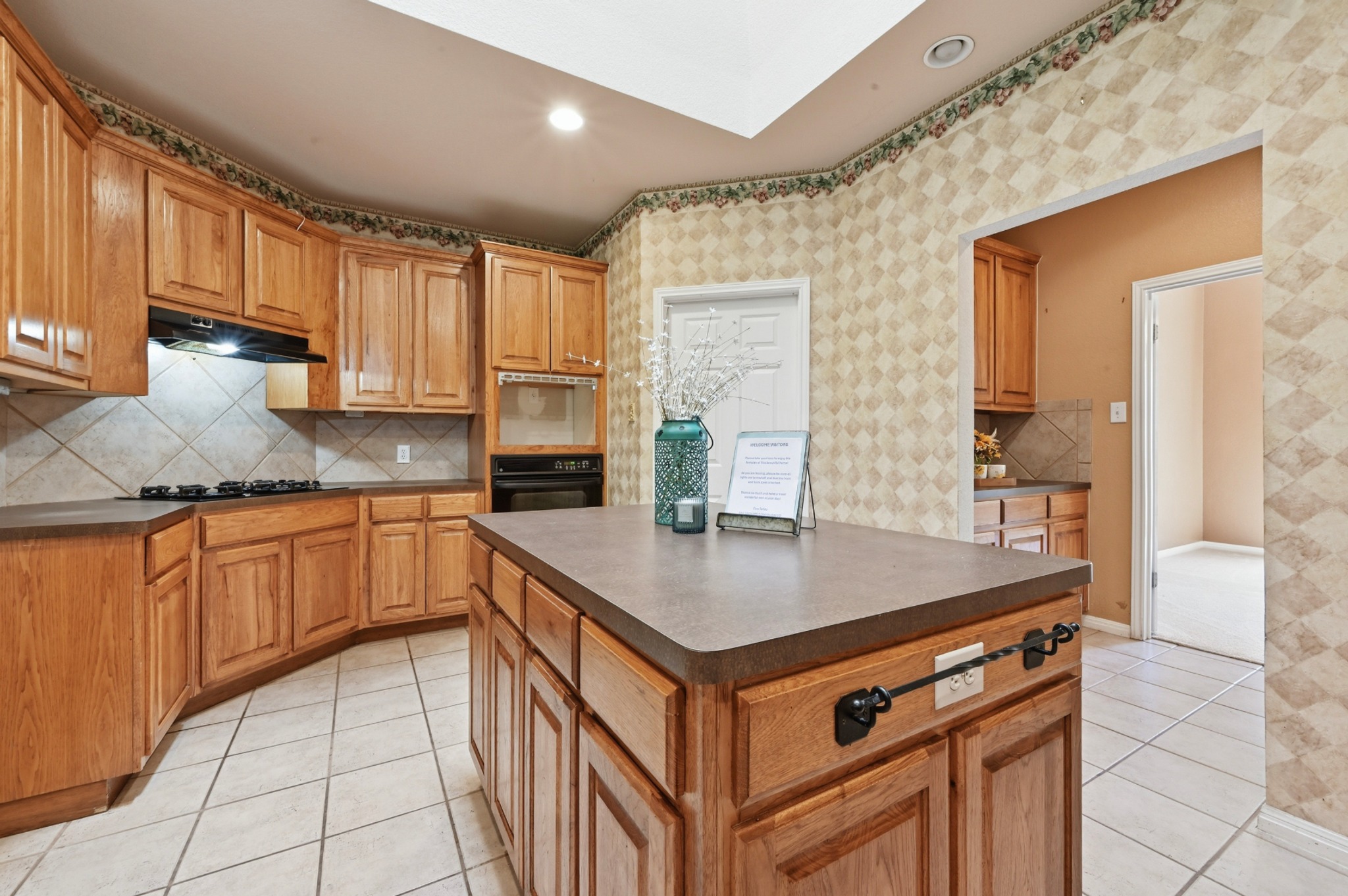 11500 Arbor Downs Road Austin, TX 78748 - Photo 18 of 40 Beverage Bar and walk-in Pantry location is between formal dining and kitchen (opening to right of laundry room door)