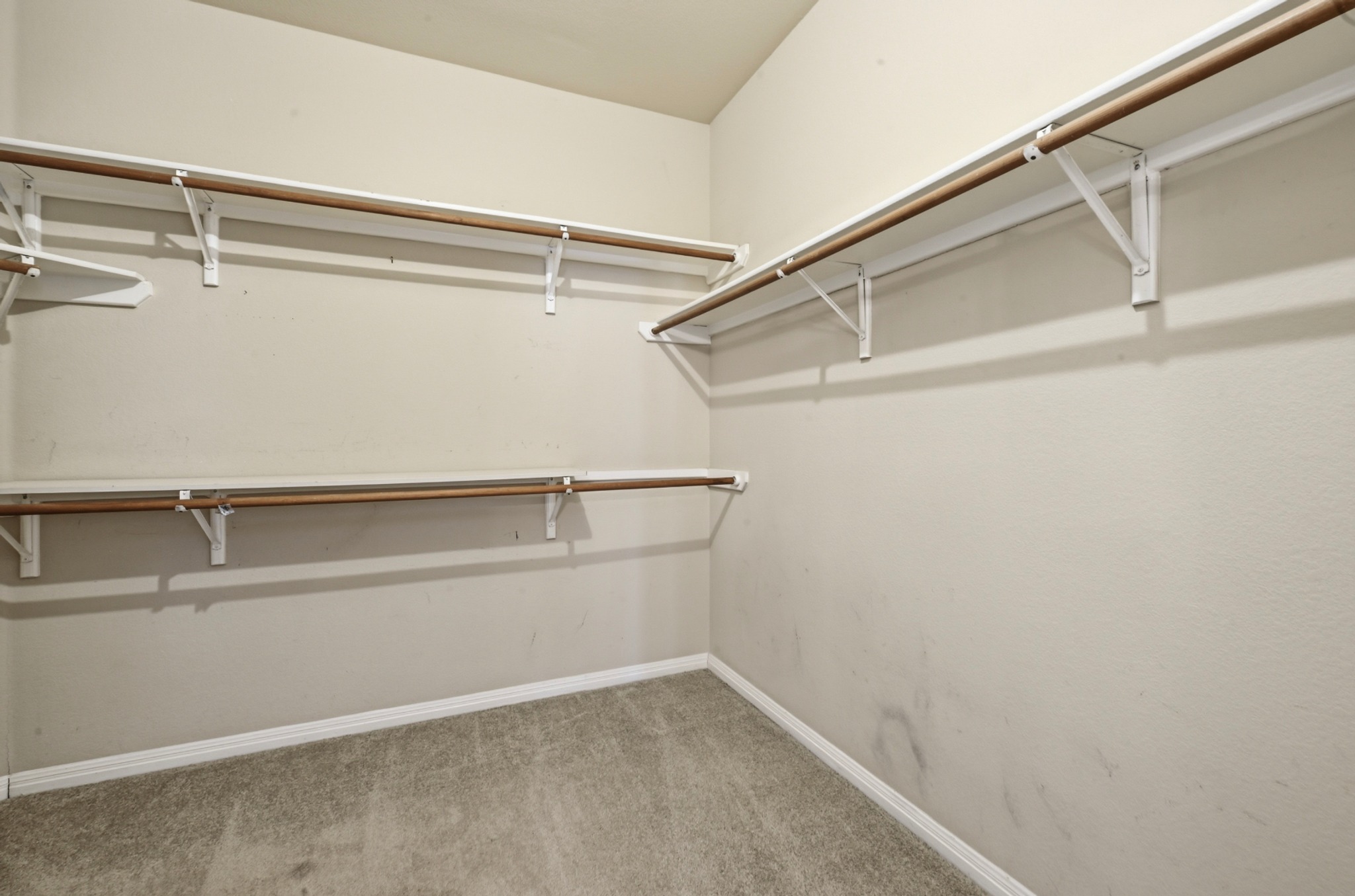 11500 Arbor Downs Road Austin, TX 78748 - Photo 26 of 40 Spacious Walk-In Closet in Primary Bedroom