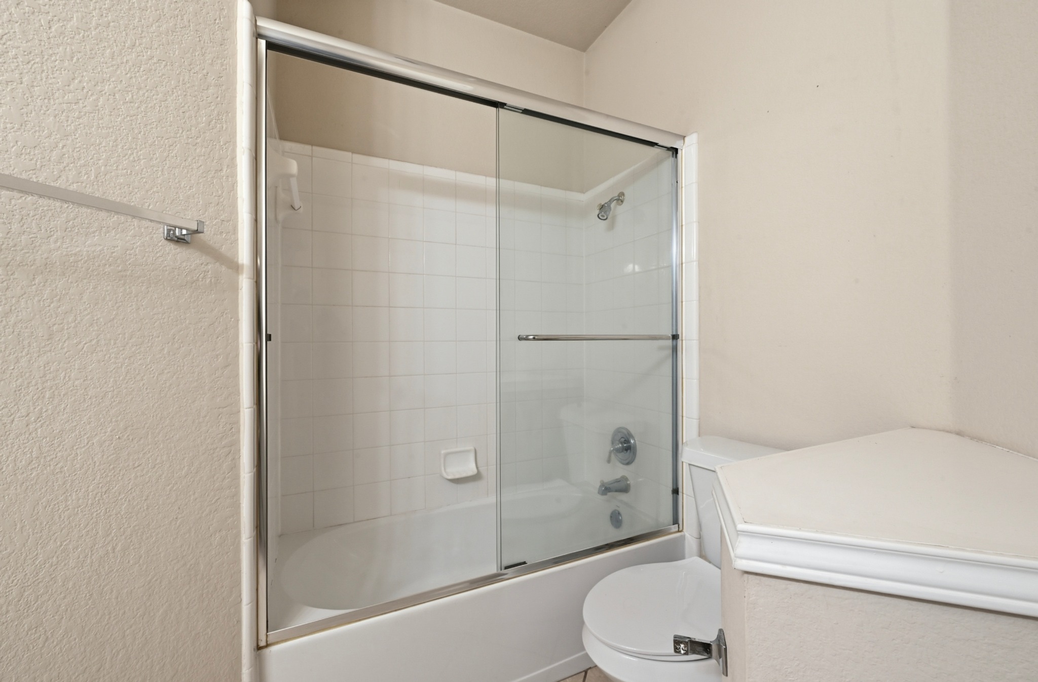 11500 Arbor Downs Road Austin, TX 78748 - Photo 29 of 40 Bathroom #2