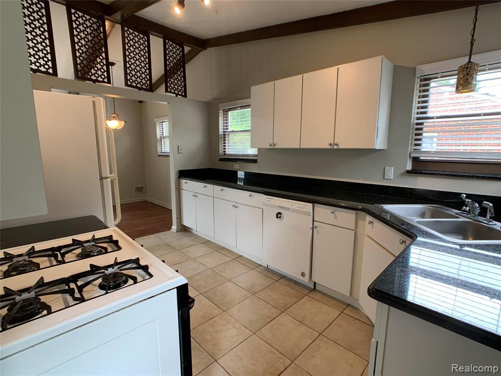 9240 Merriman Road Livonia, MI 48150 - Photo 8 of 19