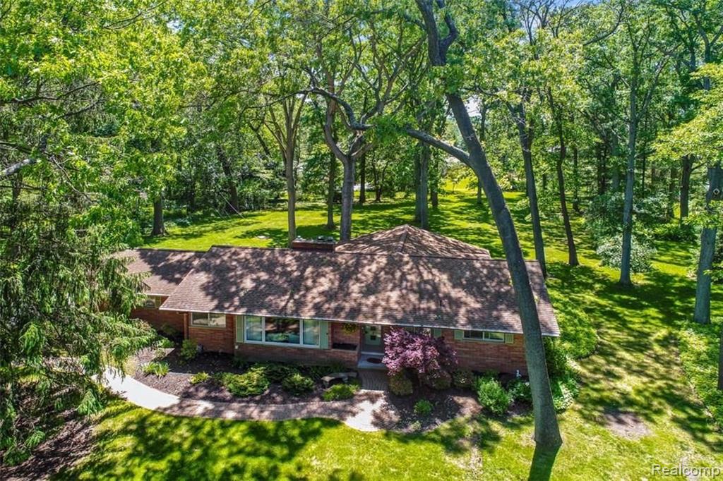 196 Vreeland Drive Rochester, MI 48309 - Photo 3 of 35