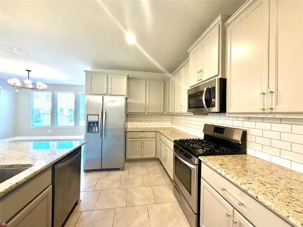 $2,500 | 3317 Orch Brg Lane, Rosenberg, TX 77471