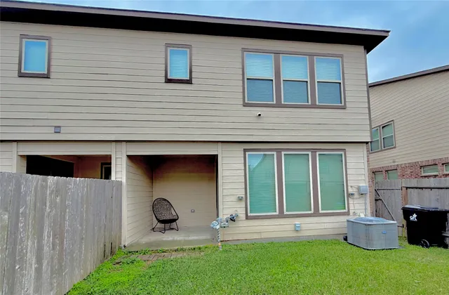 $2,500 | 3317 Orch Brg Lane, Rosenberg, TX 77471