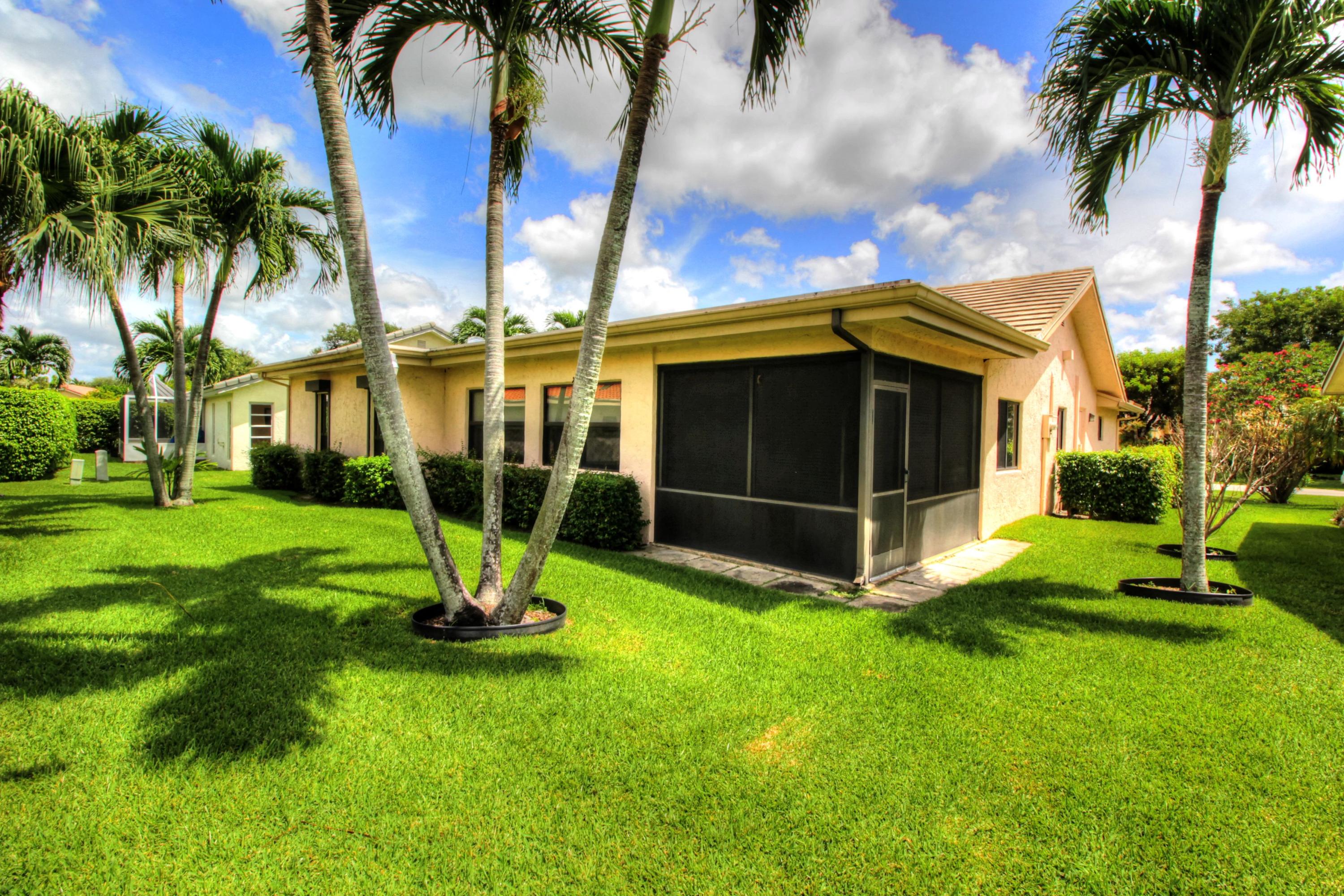 7757 Cloverfield Circle Boca Raton, FL 33433 - Photo 21 of 27 BACKYARD CORNER