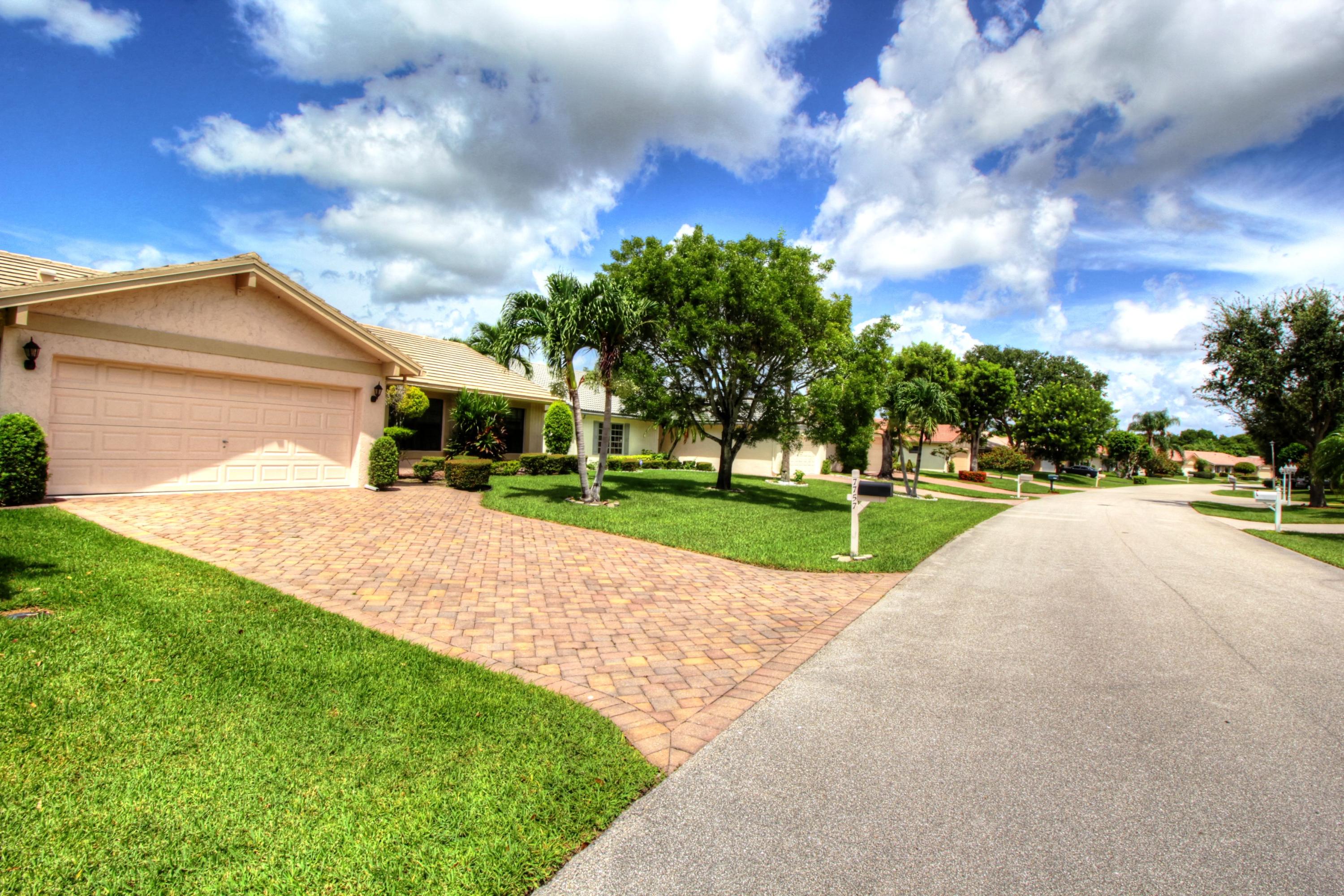 7757 Cloverfield Circle Boca Raton, FL 33433 - Photo 3 of 27 STREET