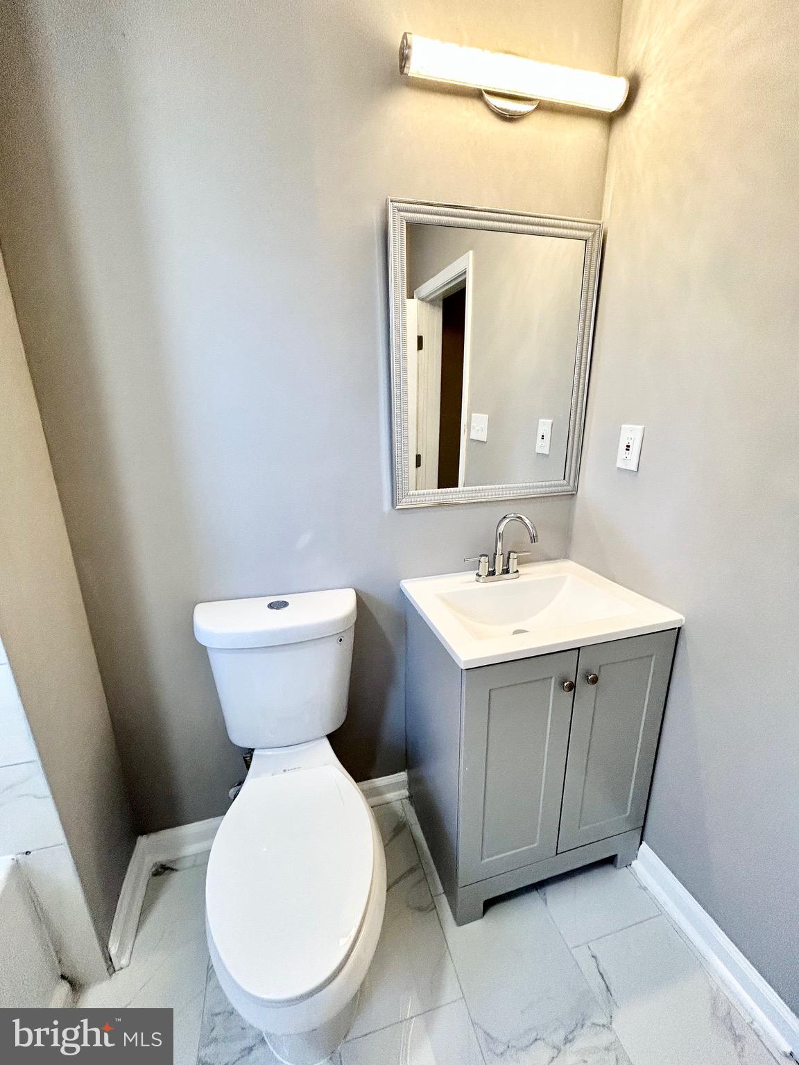 1545 Northwick Road Baltimore, MD 21218 - Photo 15 of 27 Upper level bathroom