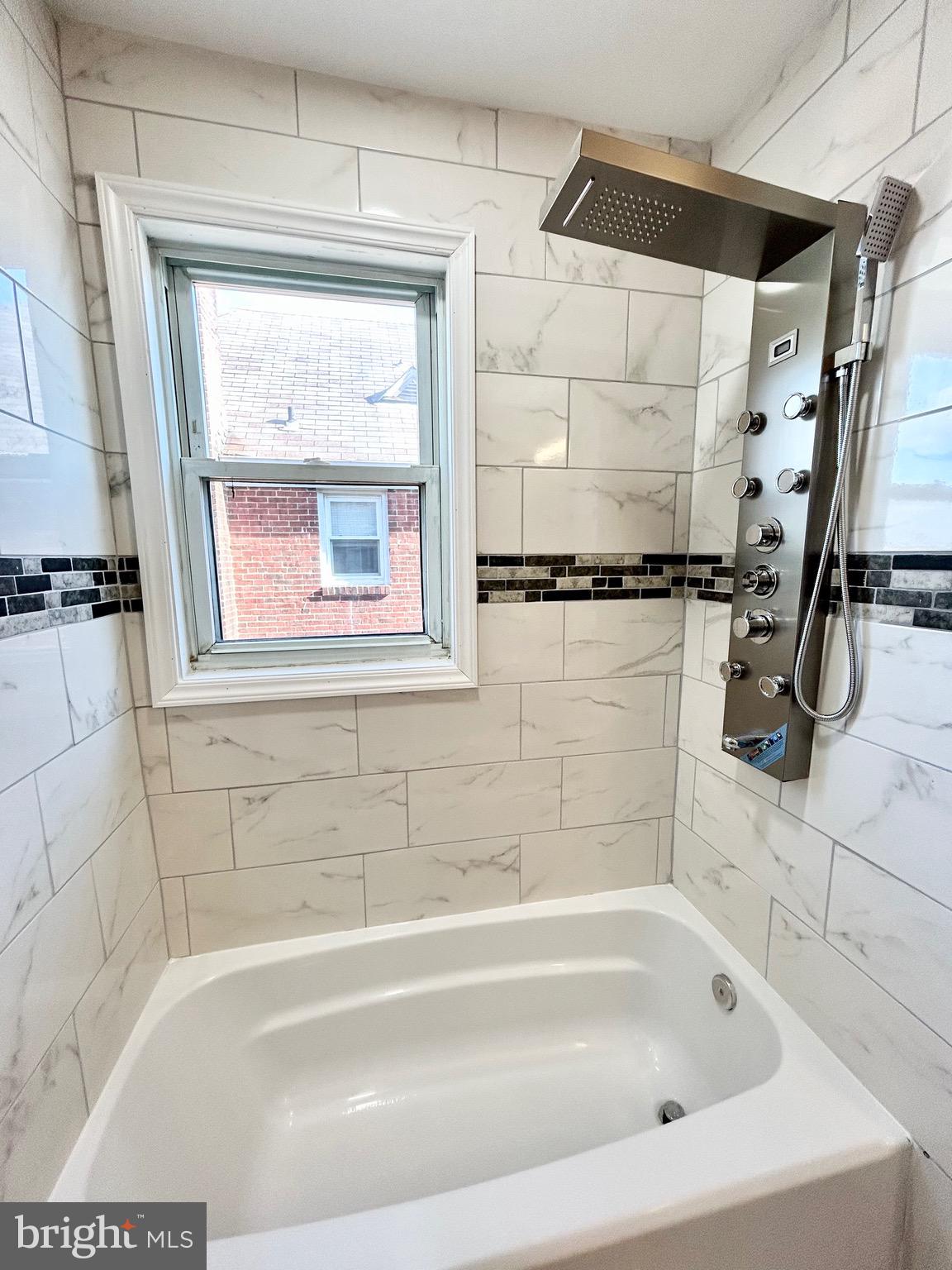 1545 Northwick Road Baltimore, MD 21218 - Photo 16 of 27 Upper level bathroom