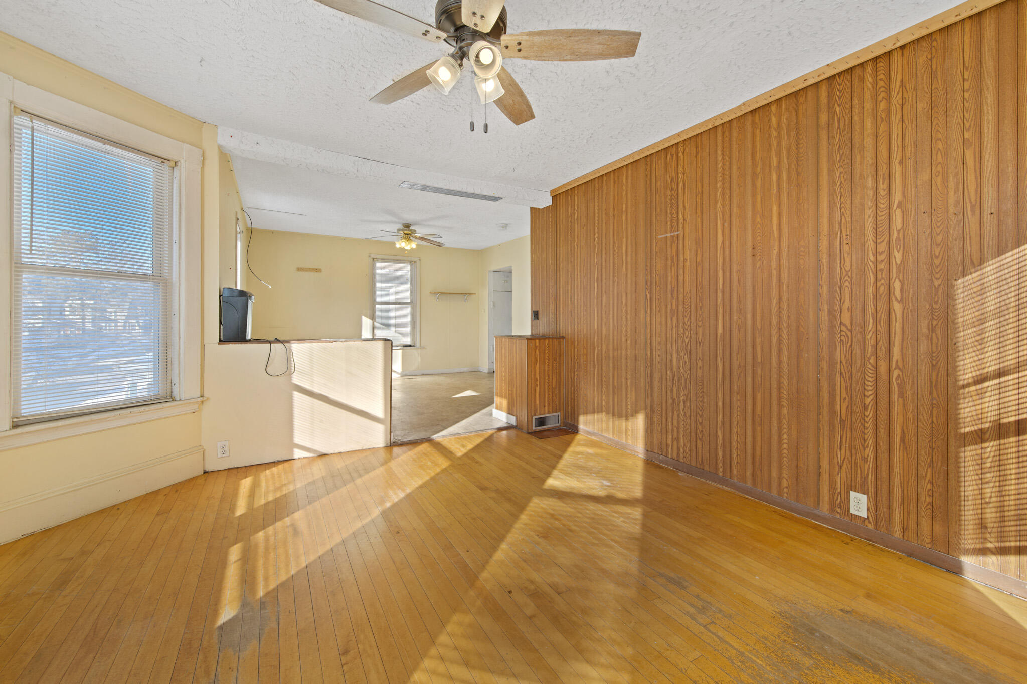 113 Lincoln Street Bangor, ME 04401 - Photo 13 of 77 DSC_3370