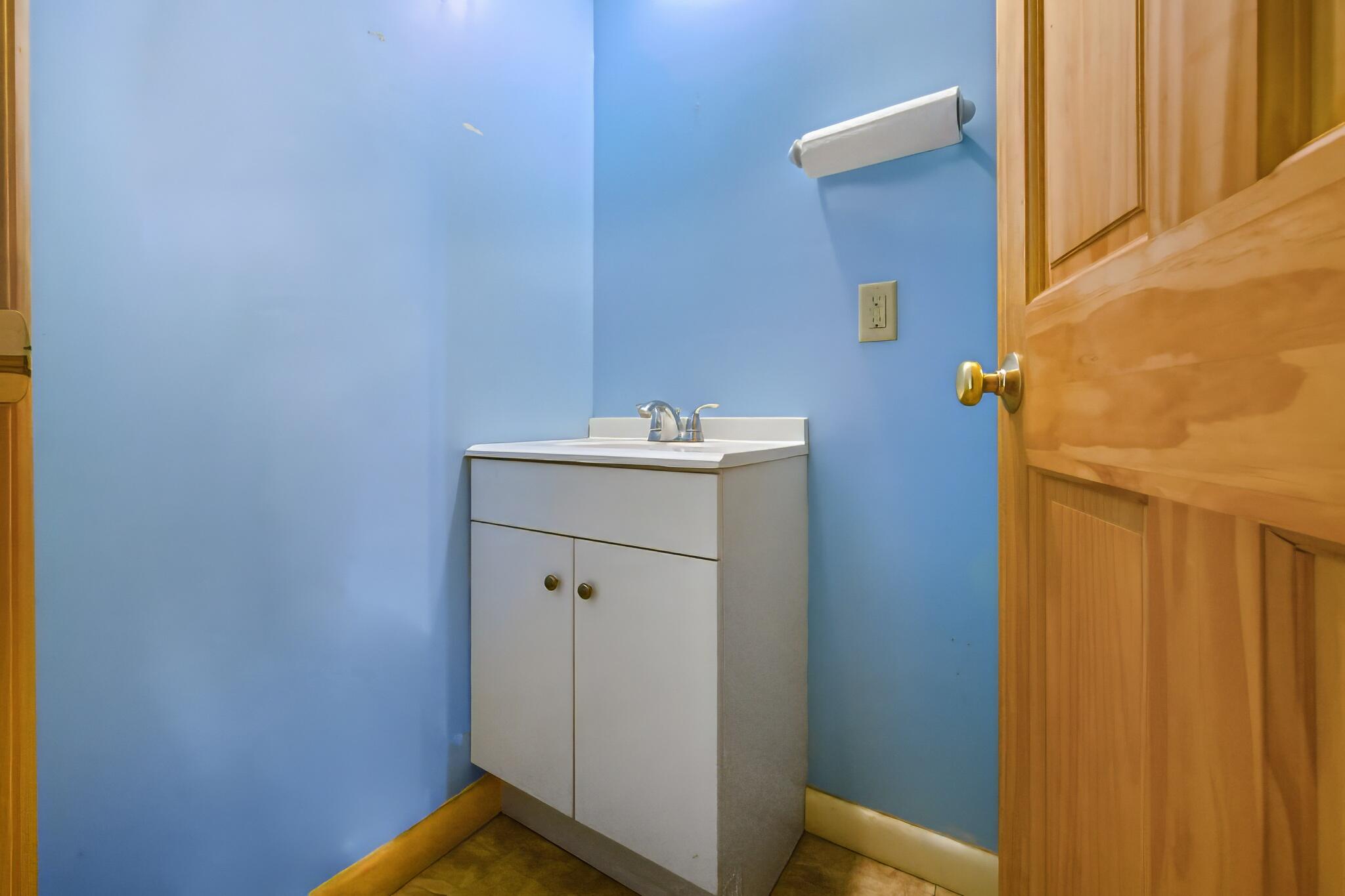 113 Lincoln Street Bangor, ME 04401 - Photo 37 of 77 DSC_3250