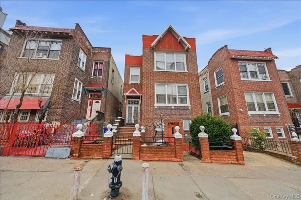 $900,000 | 1825 Andrews Avenue South | Morris Heights
