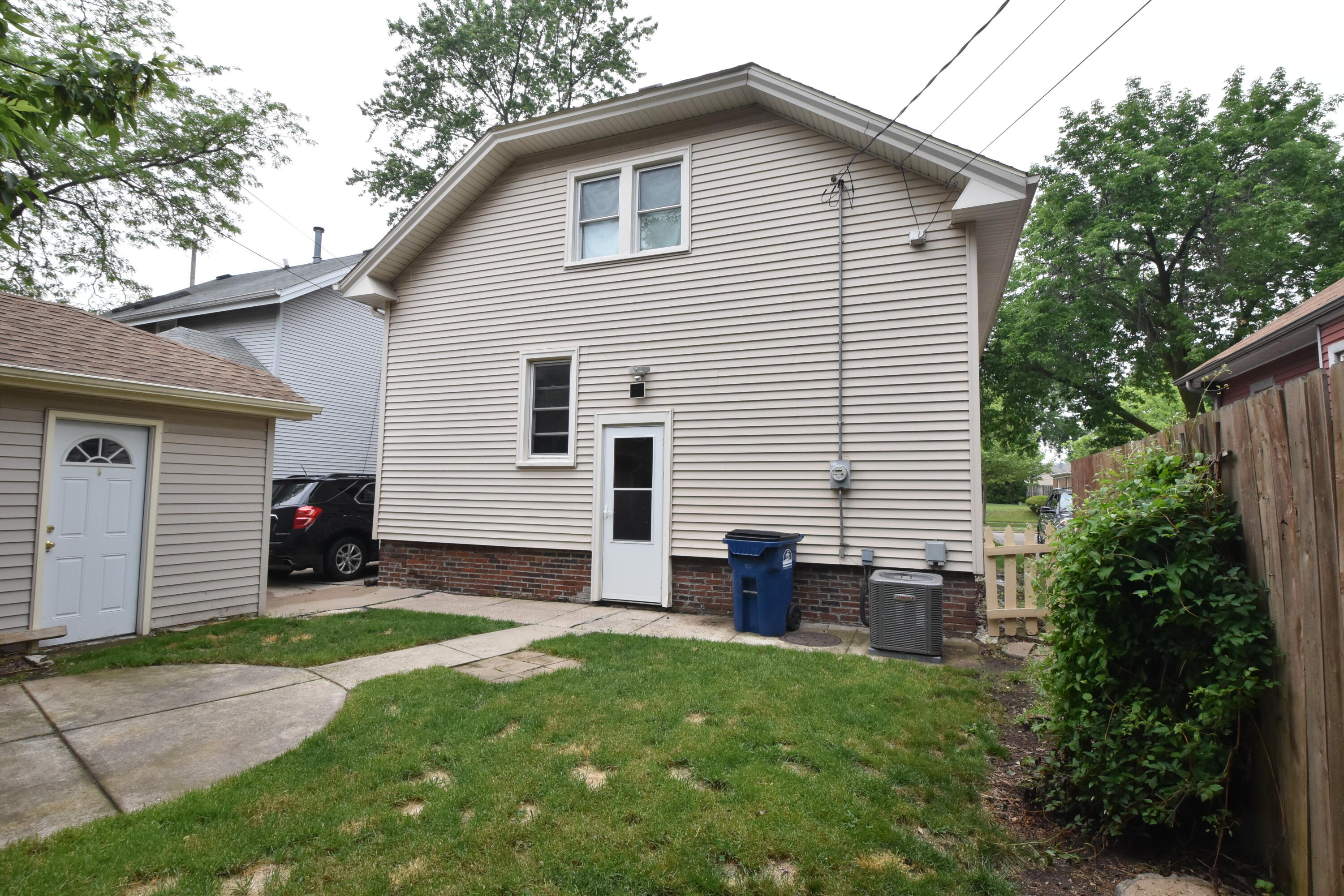 1707 Carlisle Avenue Racine, WI 53404 - Photo 2 of 27 Rear View
