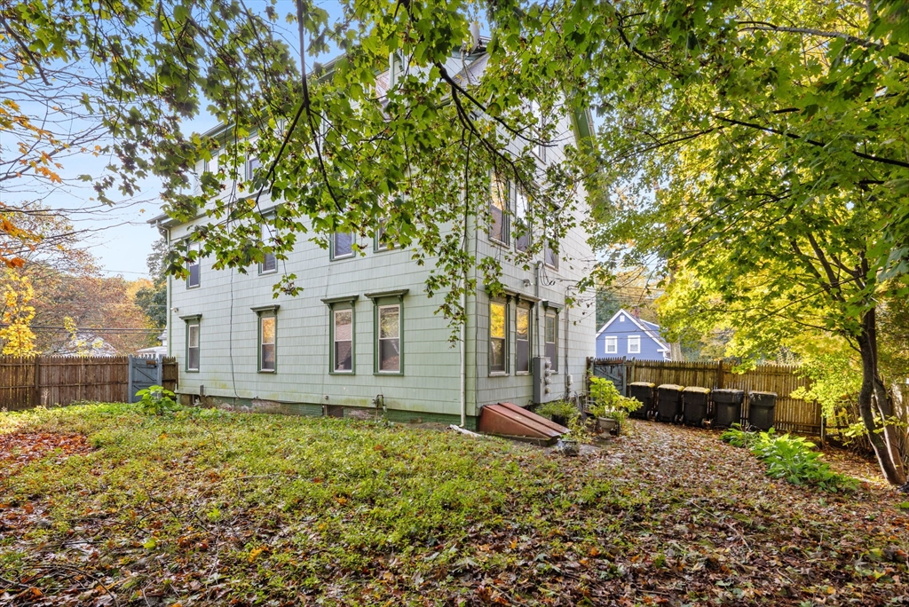 68 Robbins Street Avon, MA 02322 - Photo 8 of 15