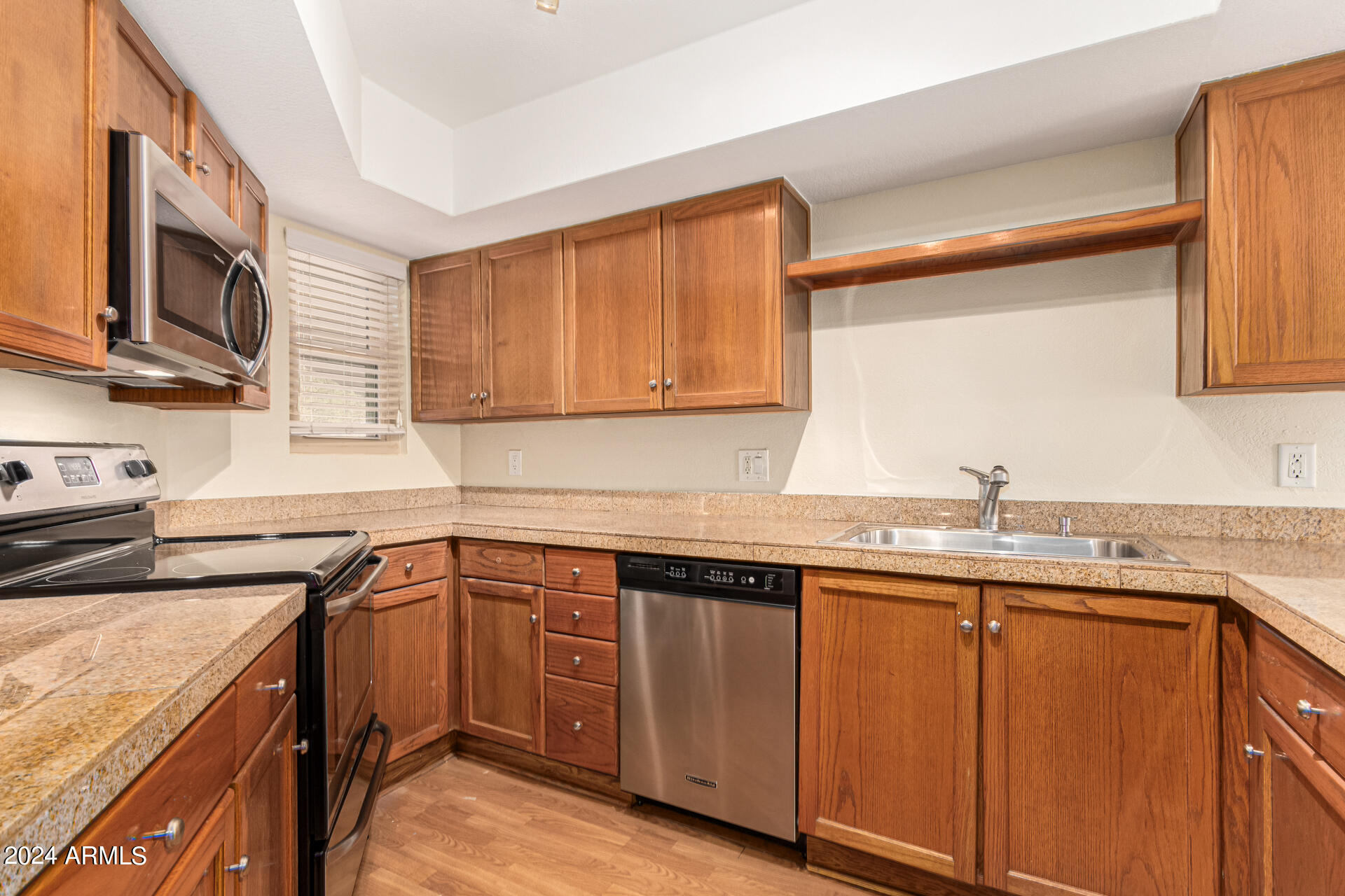 7755 East Thomas Road, Unit 7 Scottsdale, AZ 85251 - Photo 9 of 21 Abundant Counters & Cabs