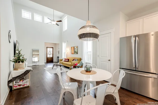 $2,095 | 5230 Nature Path, Marion, TX 78124