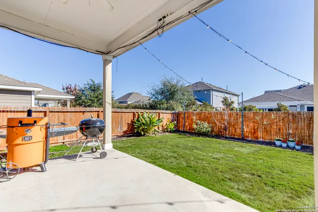 $2,095 | 5230 Nature Path, Marion, TX 78124