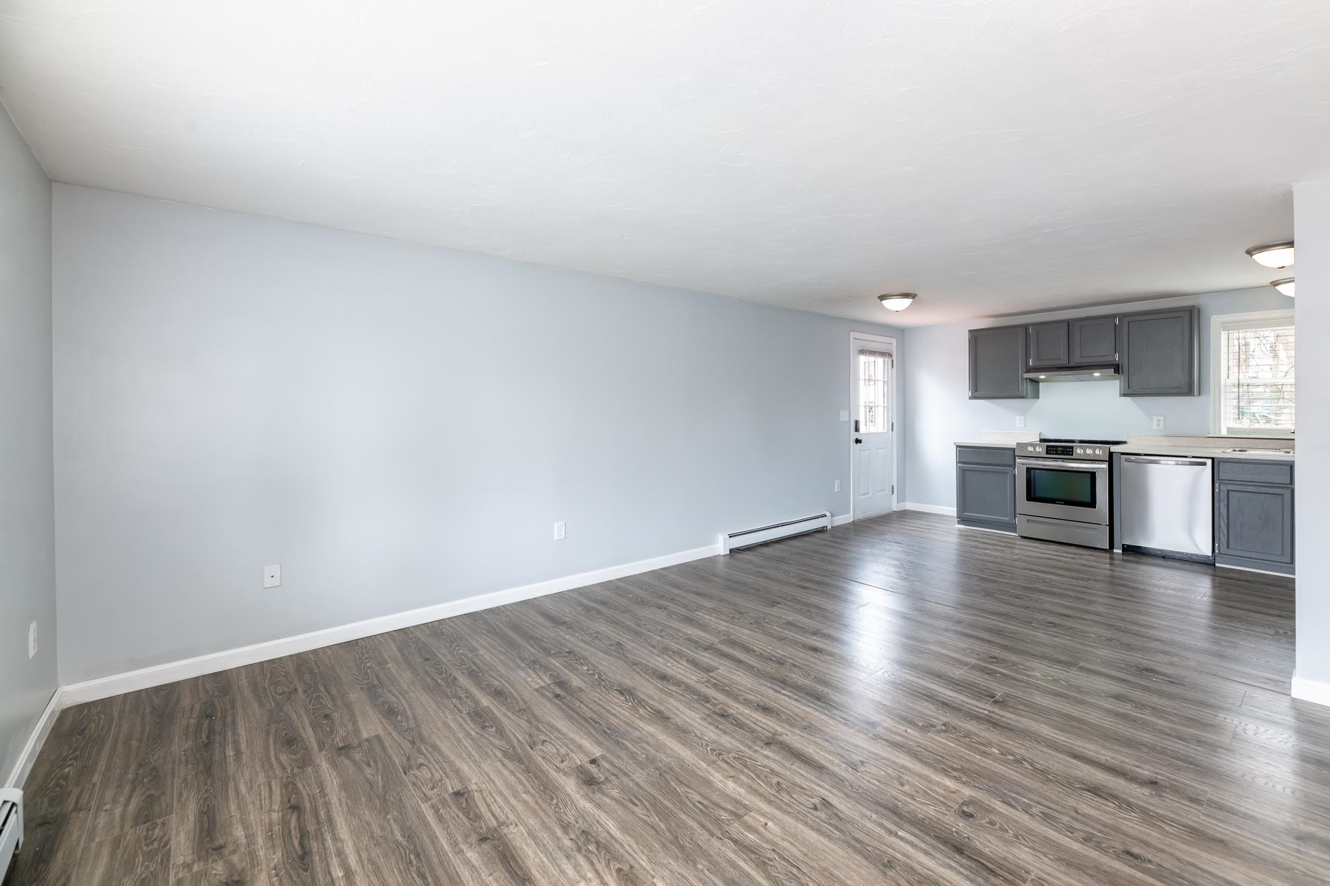 27 Spruce Street Laconia, NH 03246 - Photo 11 of 32