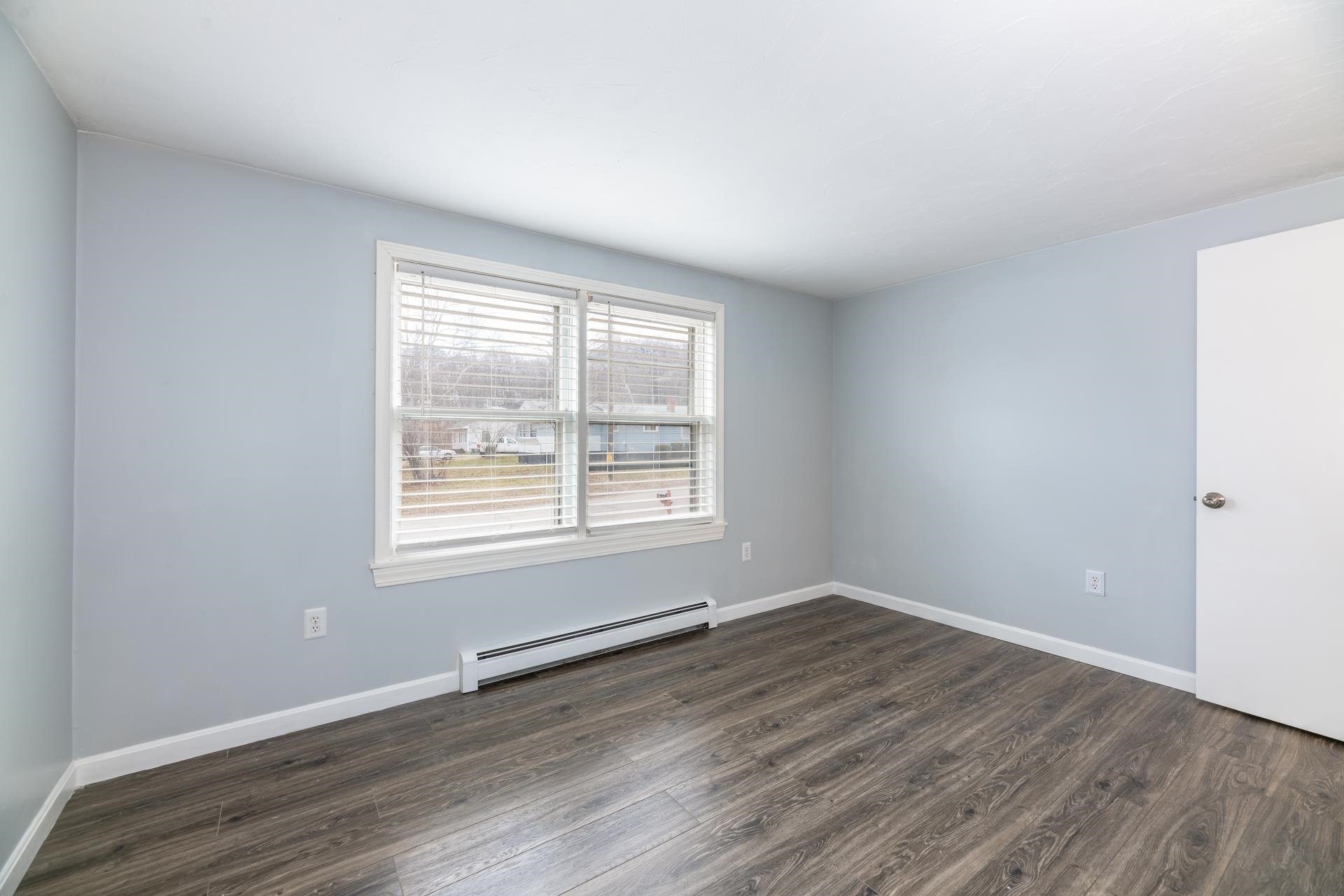 27 Spruce Street Laconia, NH 03246 - Photo 13 of 32