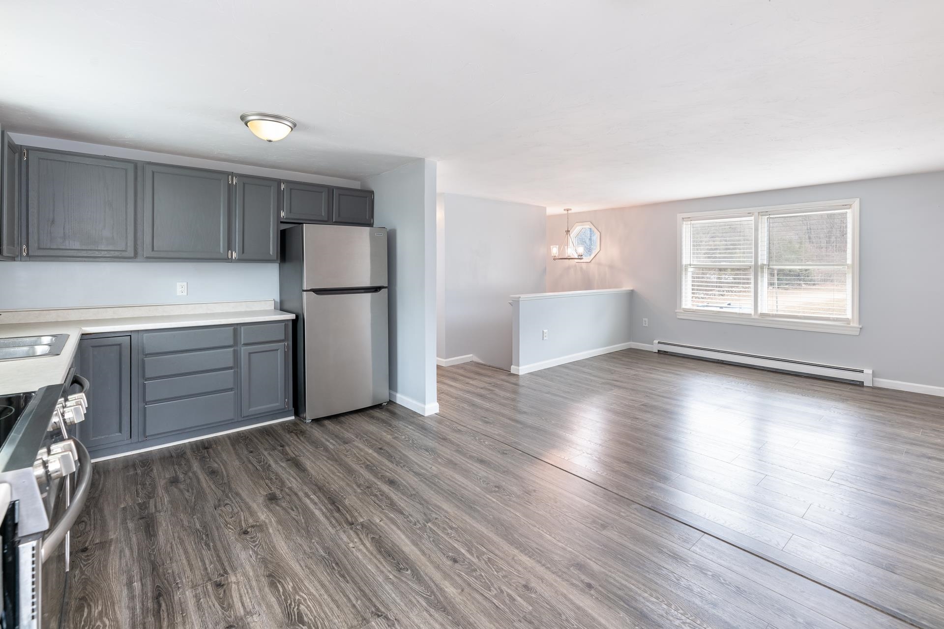 27 Spruce Street Laconia, NH 03246 - Photo 7 of 32