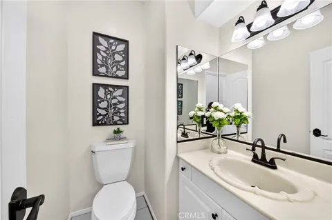 $1,087,000 | 2825 Plaza Del Amo, Unit 102, Torrance, CA 90503