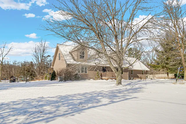 $477,000 | 8524 North Wilhelm Road, La Porte, IN 46350