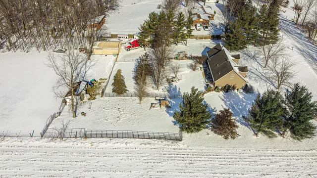 a view of building with outdoor space
