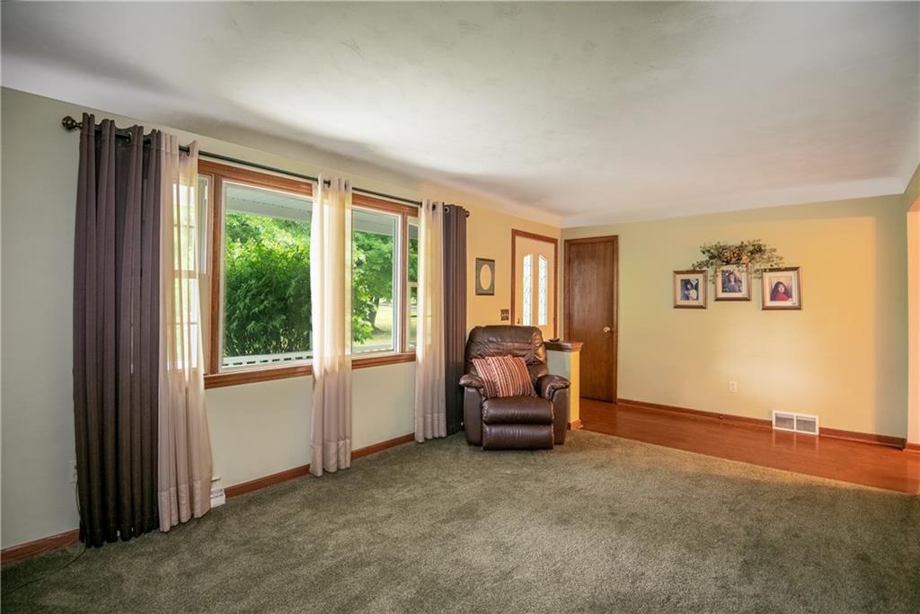 727 Greenfield Road Mercer, PA 16137 - Photo 3 of 25