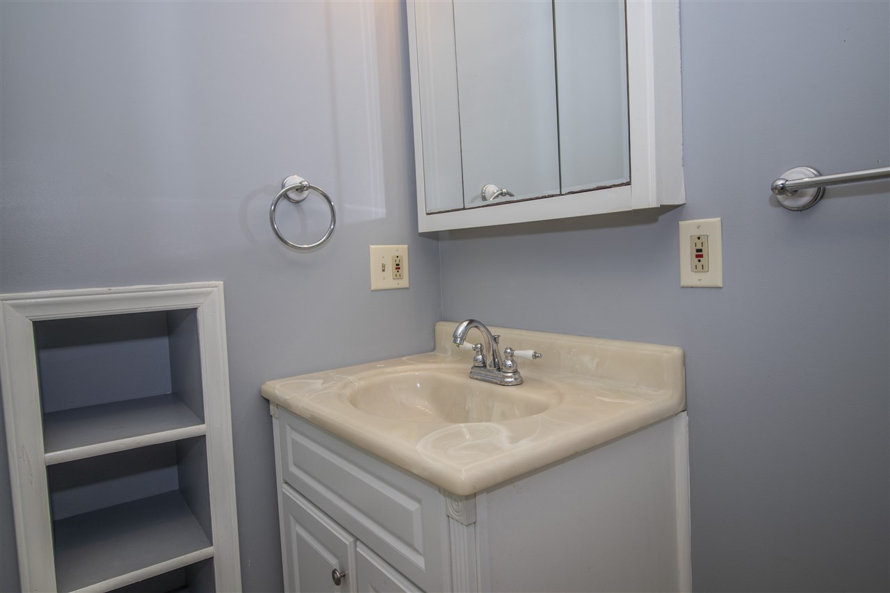 45 Great Pond Road Kingston, NH 03848 - Photo 22 of 40