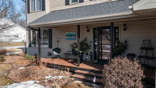 $399,000 | 833 Woodland Circle, Waupaca, WI 54981